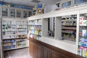 Mobila farmacie din lemn masiv - remob